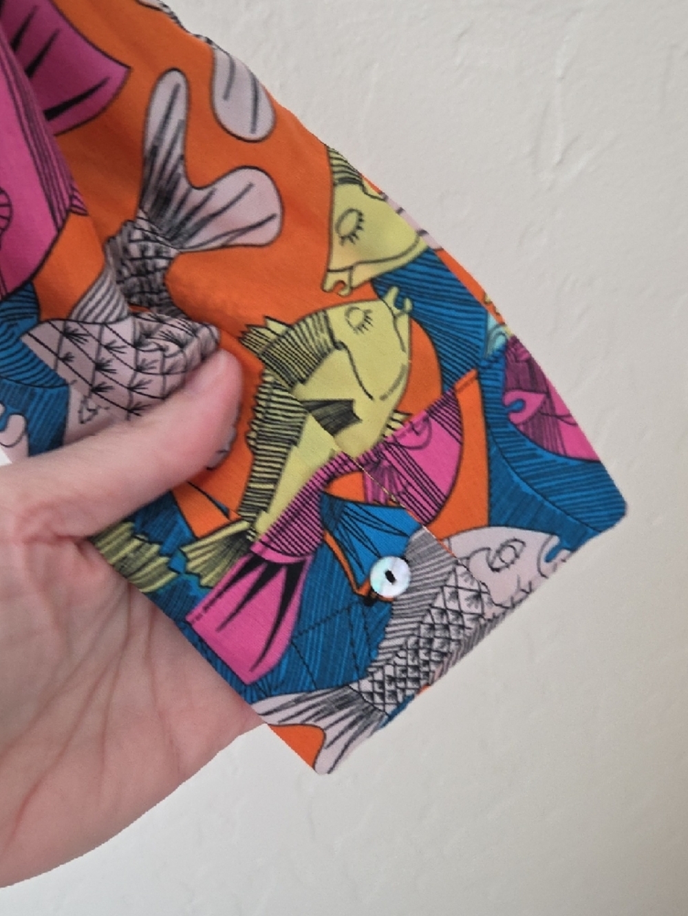 Vibrant Whimsical Vintage Multi-Color Fish Print Button-Down Shirt - Picture 4 of 7